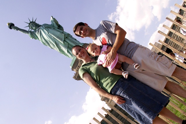 [Danielle Visits NYC - Statue of Liberty and NYC Skyline_0002[3].jpg]