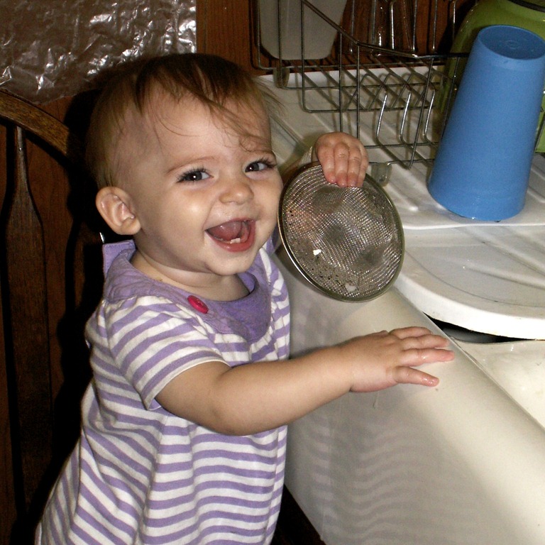 [Elaine-10-months-washing-dishes4.jpg]