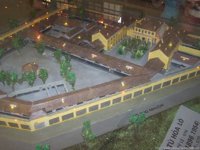 [HanoiHilton(HoaLoPrison) (6)[2].jpg]