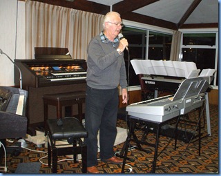 Peter Jackson brought his Korg Pa1X as well and sang along with midi songs from the keyboard with his usual very smooth crooning style voice. Hey, the jokes he interspersed had us 'in tuts' laughing also! Peter Jackson brought his Korg Pa1X as well and sang along with midi songs from the keyboard with his usual very smooth crooning style voice. Hey, the jokes he interspersed had us 'in tuts' laughing also!