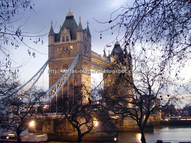 [London Bridge[10].jpg]