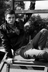 Pose-5431