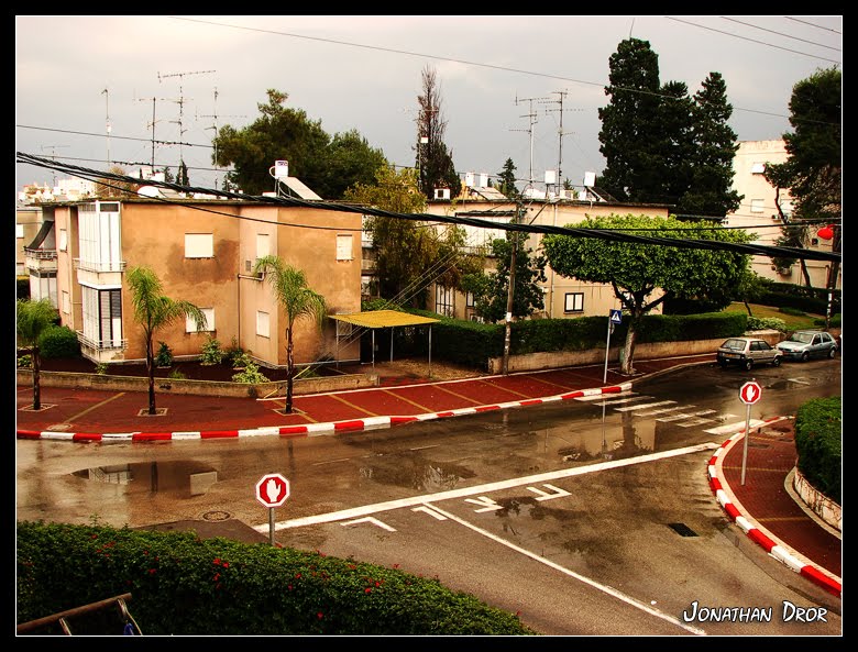 The T Junction by Jonathan Dror Photography