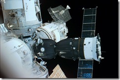 800px-Soyuz_acoplada_MIR 800px-Soyuz_acoplada_MIR