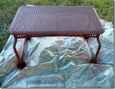 spray-paint-plastic-wicker-patio-table