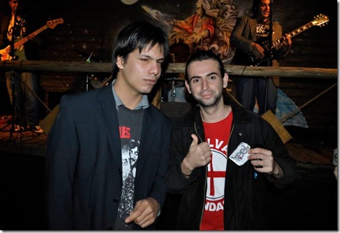 Eu e meu amigo Cris, num show da Identidade no Auwe Pub Bar Eu e meu amigo Cris, num show da Identidade no Auwe Pub Bar