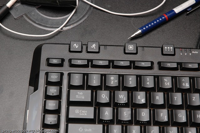[Microsoft_Sidewinder_x6_keyboard_33.jpg]