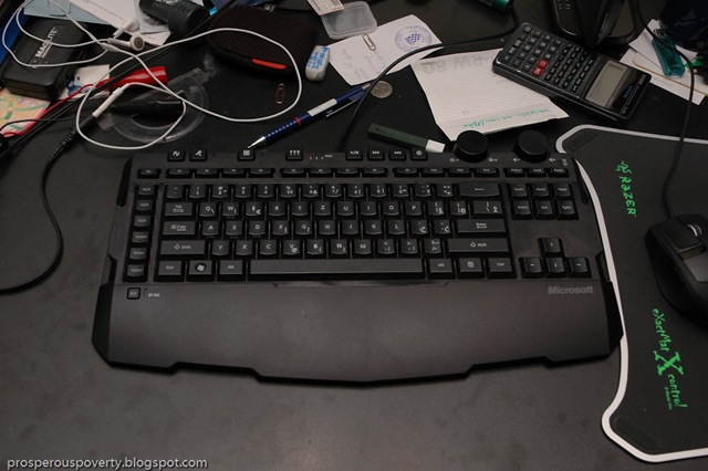 [Microsoft_Sidewinder_x6_keyboard_11.jpg]