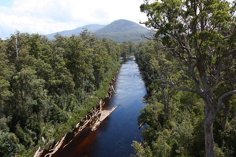 [100102_Huon_River_sm2.jpg]