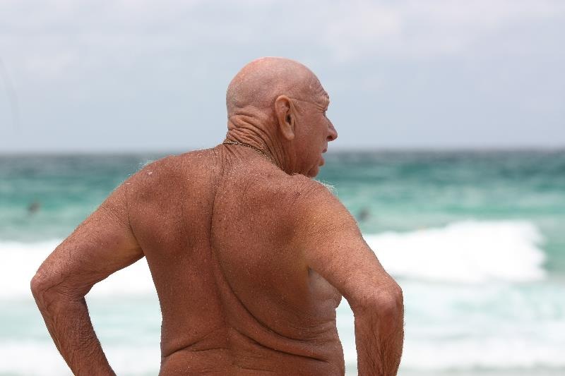 [091230_Bronte_Beach_old_man_sm[2].jpg]