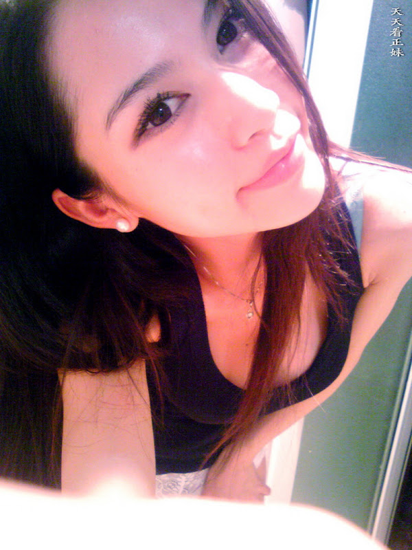 รูปภาพ สาวเซ็กซี่ แนวทางบ้าน หมวยโพสท่าสุดซี๊ด