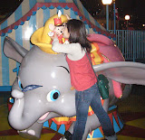 Ayaka kissing...a mouse.