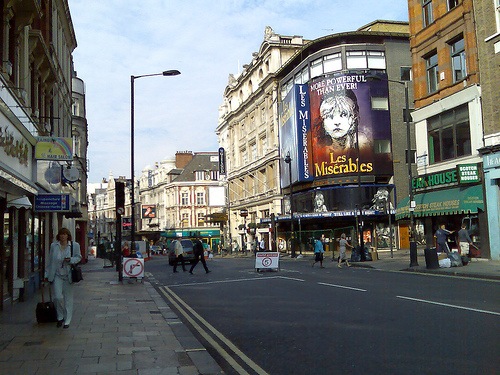 [ShaftesburyAvenue[1].jpg]