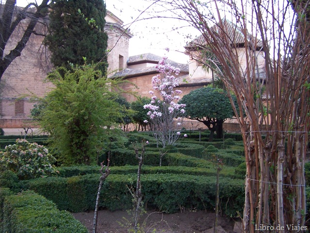 [Jardines de la Alhambra[1].jpg]