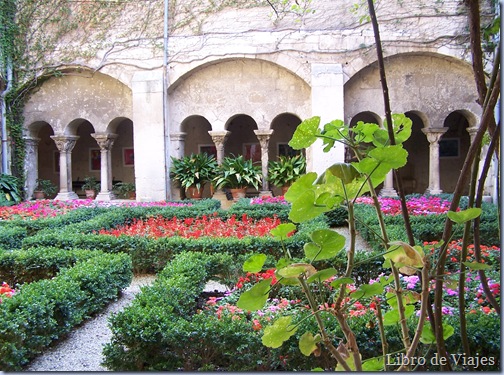 Claustro del Convento de Saint Rèmy en Provence