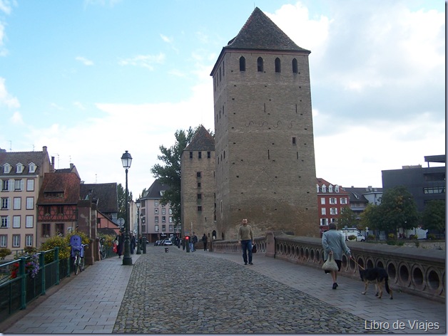 Zonal Medieval del Casco Antiguo de Estrasburgo. Los Puentes cubiertos defendian la ciudad durante los asedios por el río.