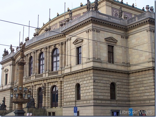 Rodolphinum. Edificio Neoclásico que recoge los eventos de música clásica más importantes en Praga