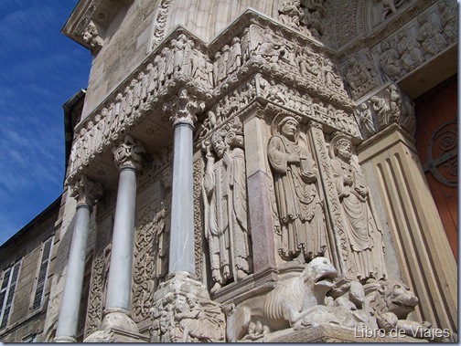 Detalle de la Portada de la Iglesia de San Trofimo en Arles