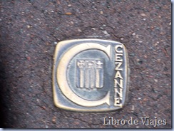 Grabado en Bronce en las calles de Aix en Provence, esta por todo el casco antiguo de la ciudad