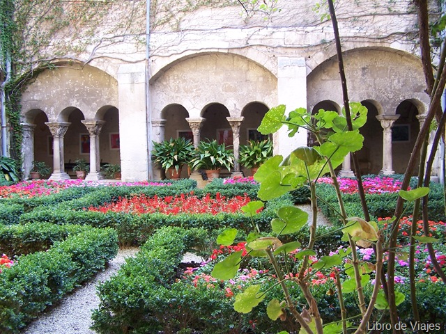 [Claustro del Convento de Saint Rèmy en Provence[5].jpg]