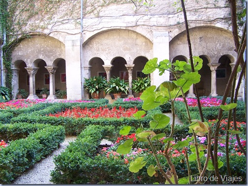 Claustro del Convento de Saint Rèmy en Provence