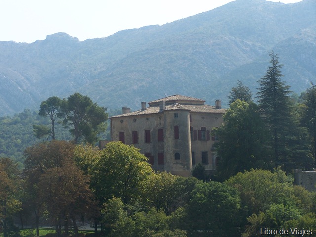 [Castillo de Picasso y Cezanne en Vaveunargues cercano a Aix en Provence[5].jpg]
