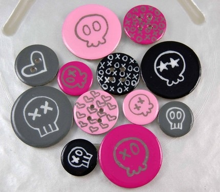 [londonbuttons1[2].jpg]