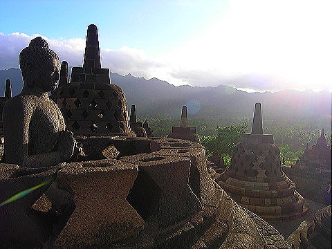 [borobudur[6].jpg]