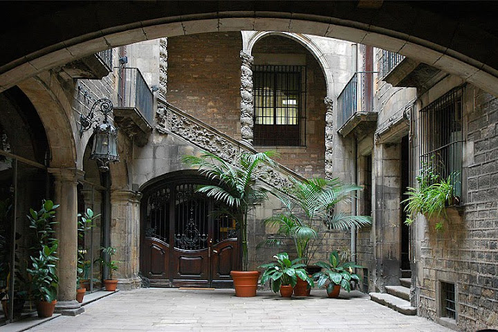 Museu Tèxtil i d’Indumentària