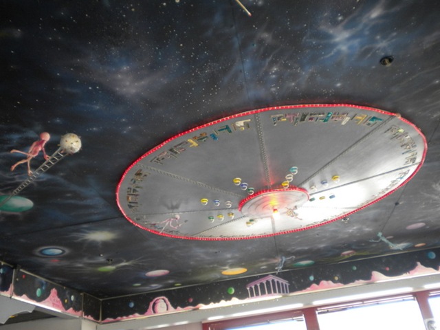 [04-11-10 D1 Red Planet Diner Sedona 002[3].jpg]
