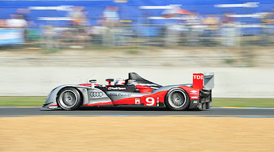 Победитель Ле-Мана 2010 Audi R15 TDI
