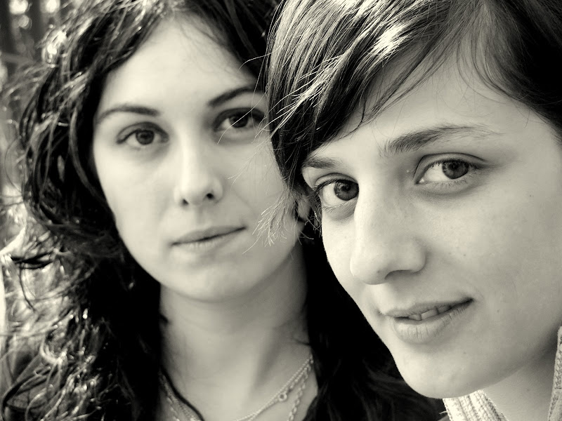 Elena & Leticia, by Luis Serrano