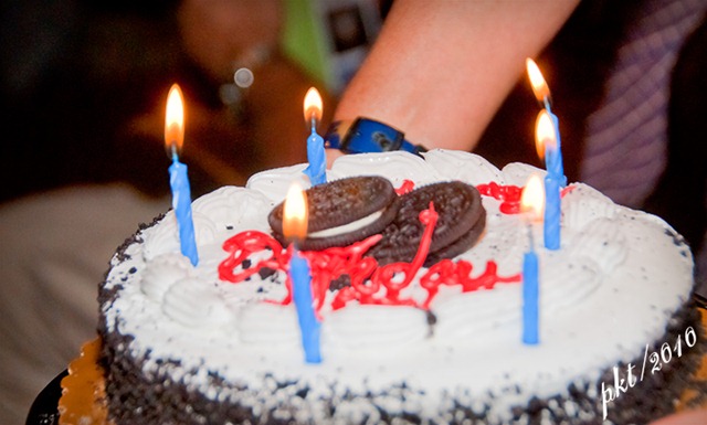 [DSC_0026Milt's-oreo-birthday-cake[4].jpg]
