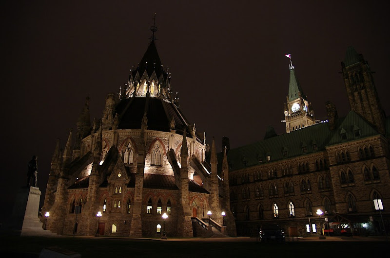 加拿大國會山莊 (Parliament Hill)