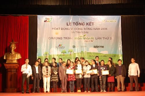 Lễ trao giải Mầm nhân ái 2