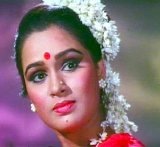 [padmini-kolhapure-1[2].jpg]
