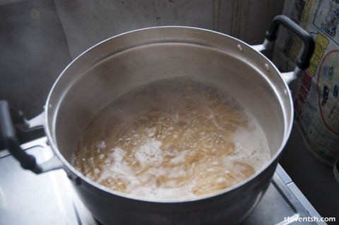 boiling spaghetti boiling spaghetti