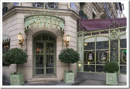 la-duree-outside la-duree-outside