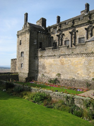 [StirlingPalacewithGarden4.jpg]