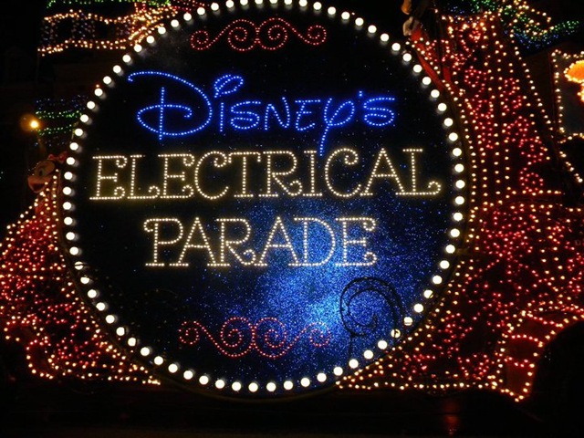 [Electric Parade1[4].jpg]