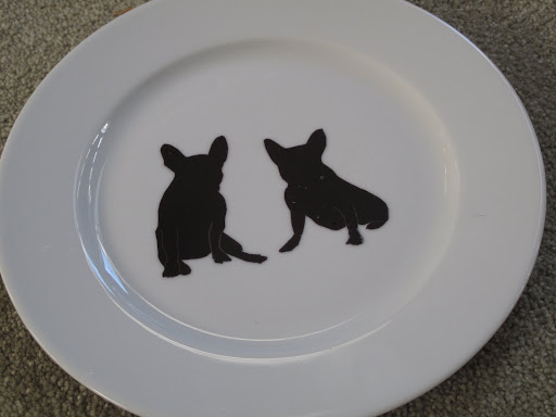 Look at this beautiful plate.  Do you see that it's decorated with Frenchies?