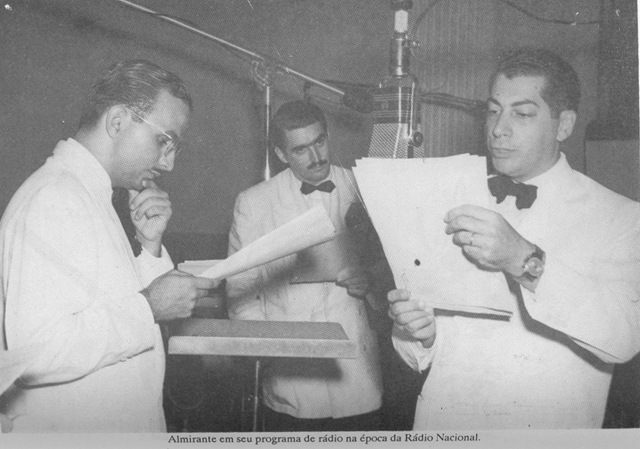 [Figura 10 - Em seu programa de rádio na época da rádio Nacional[5].jpg]