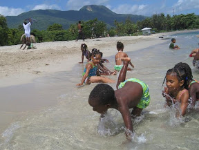 Nelisa, Bianca Nicole, Wilton, Mercedes and Benllina enjoying the waves.