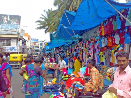 http://lh4.ggpht.com/_STqpBUOzSts/SGuvE8jp94I/AAAAAAAAAJw/C_AnAeW9Xf4/Commercial+Street+-+Bangalore.jpg