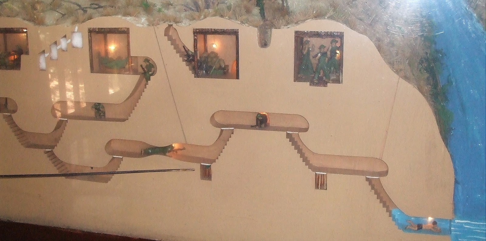 [CuChitunnels7.jpg]