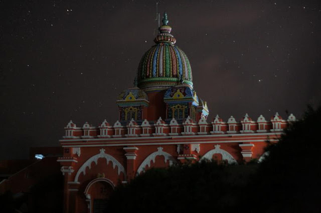 Prasanna's photo of the Vivkenandar Manimandapam at night