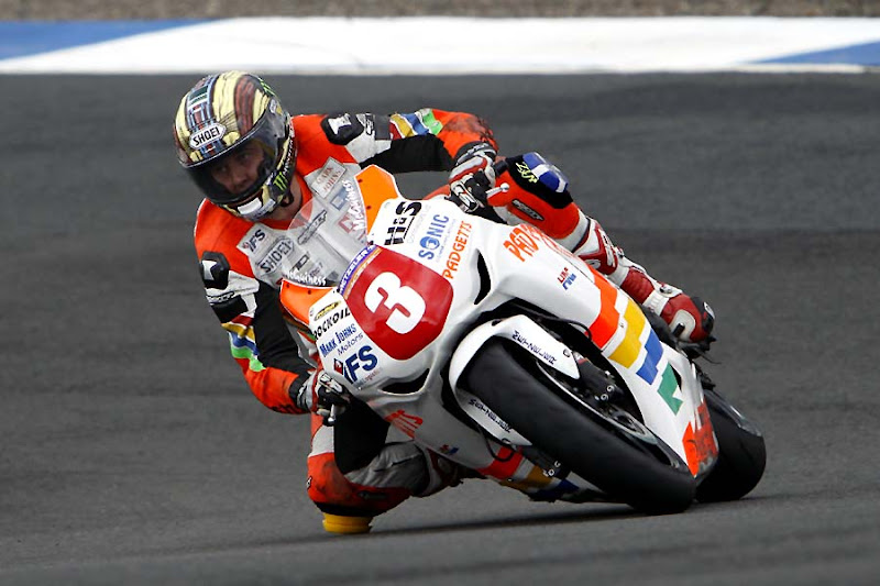 John McGuinness in the latest round of the Metzeler National 1000cc Superstock Championship