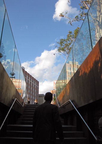 [NYC 2010 056[3].jpg]