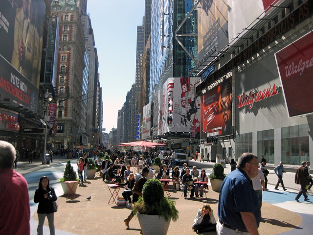 [NYC20101393.jpg]