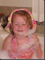 2008-12-11 BATHTIME IN THE JACUZZI TUB (49)